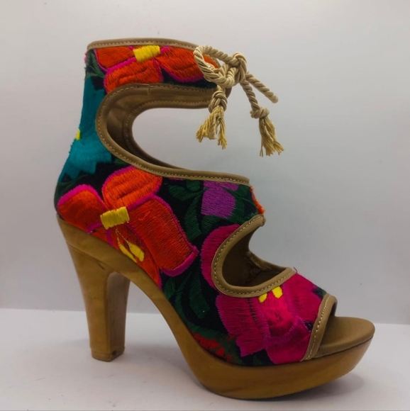 Mexican shoes in size 7 usa. NWOT - Picture 2 of 2